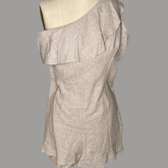 Intermix Ossa One Shoulder Romper - Picture 3 of 6